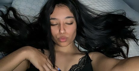 Agnes Inezz xxx pornstar image