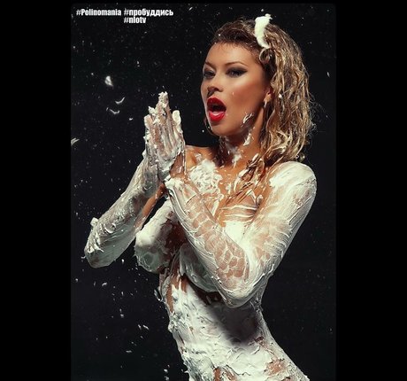 Polina Logunova sex model image