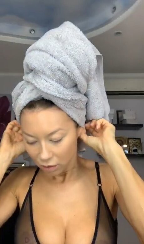 Polina Logunova hd actress pic