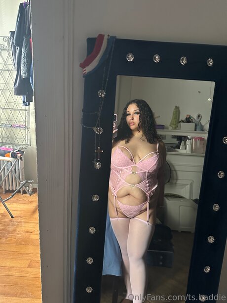 TS Baddie pornstar naked images