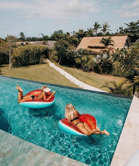 Lauren Bullen Profile photo