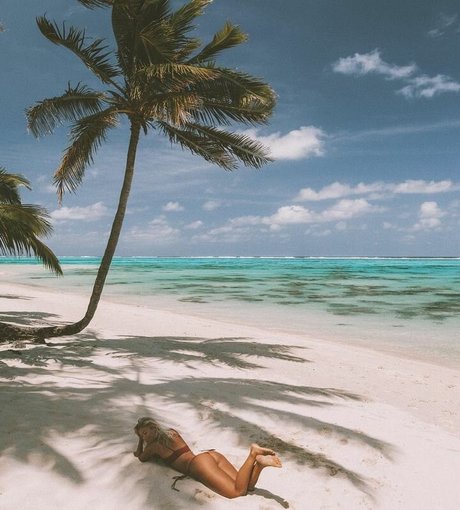 Lauren Bullen beautiful model images