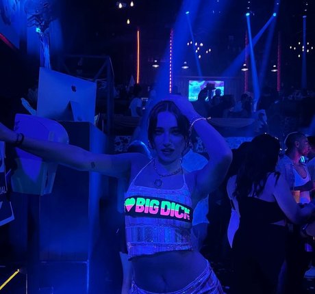 asian top onlyfans sexy pic