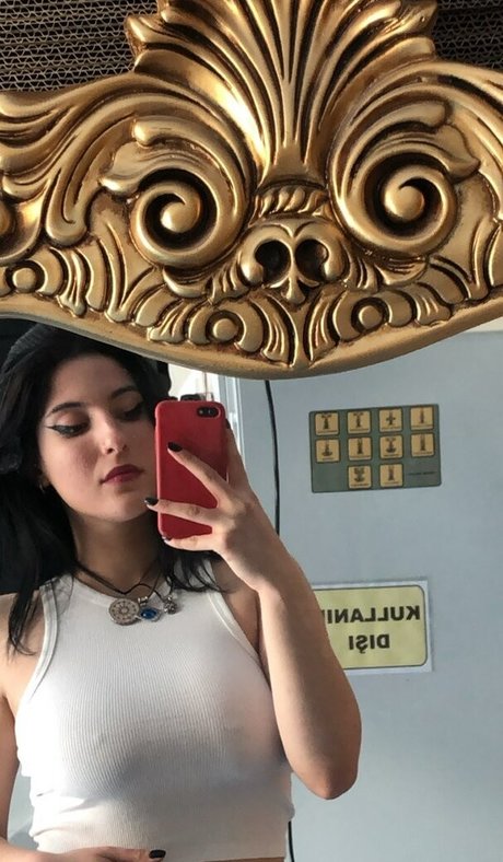 Beyza Durusu porn model galleries