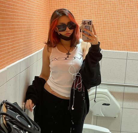 Chxrrychick free pornstar img