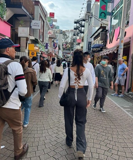 Develique beautiful pornstar img