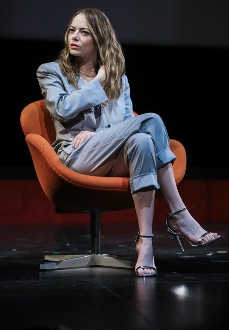 Emma Stone naked model photos