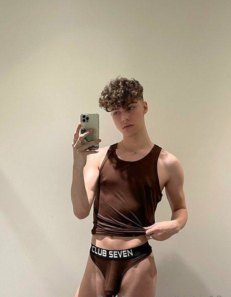 kiekie18x nudes model pic