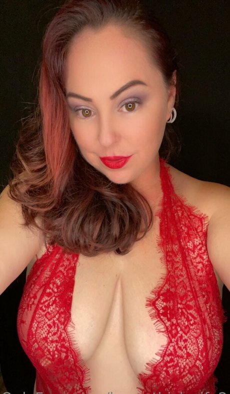 hornythickwife2 perfect star photo