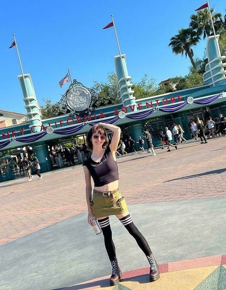 LeeLoo_ sexy model archive