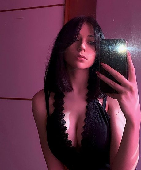 Giovanna Eremita model adult image