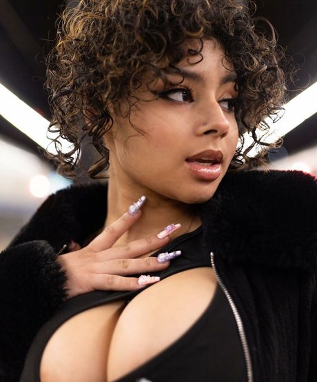 Jinxluvfil hd pornstar photo