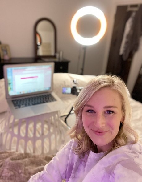 Cassie Popcorn adult star images