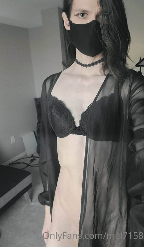 Mel7158 erotic actress img