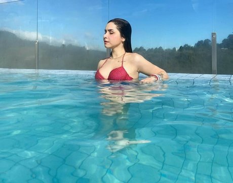 Eduarda Yuni pornstar sexy img