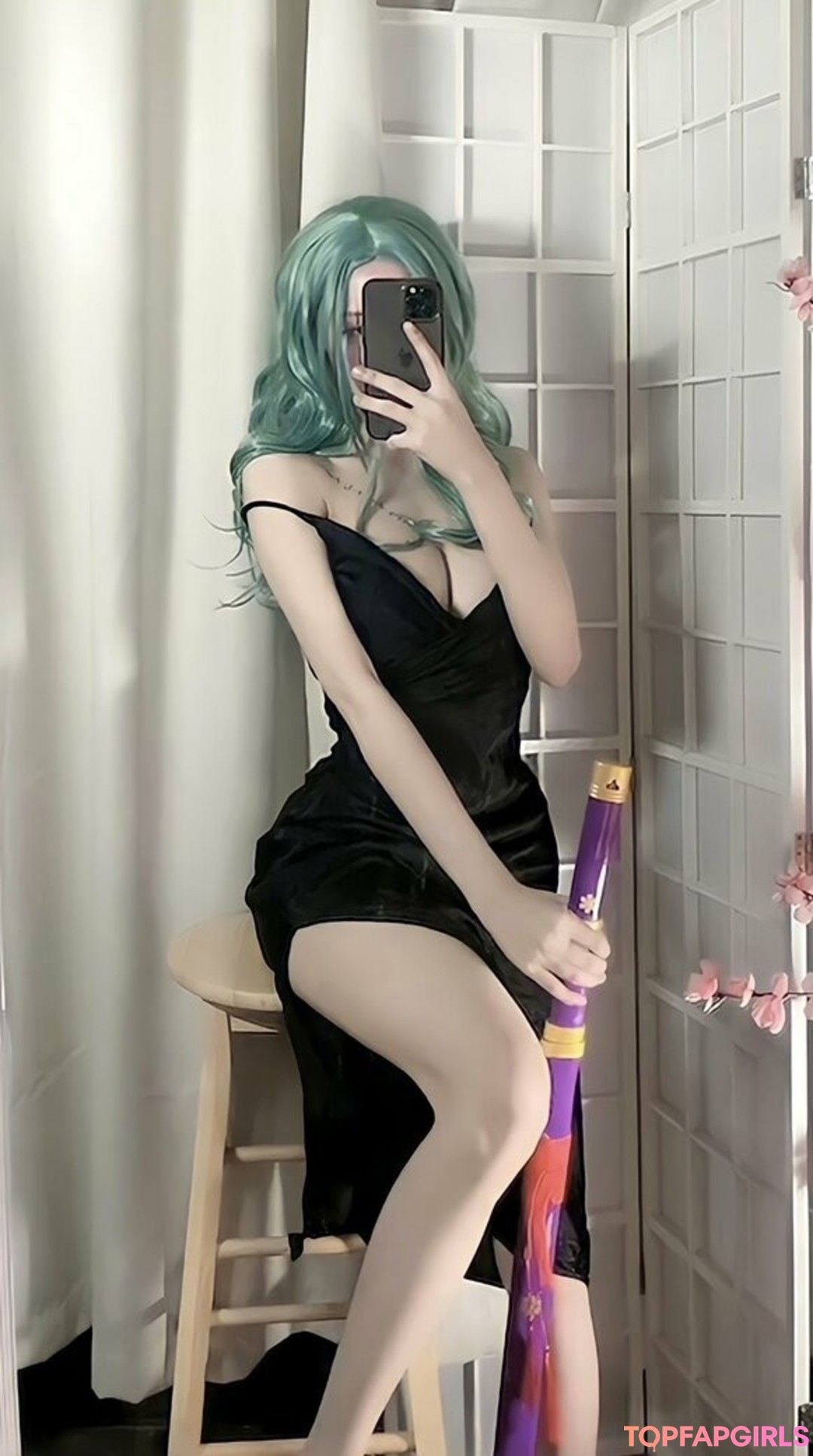 Lolaaasaur model sex pic