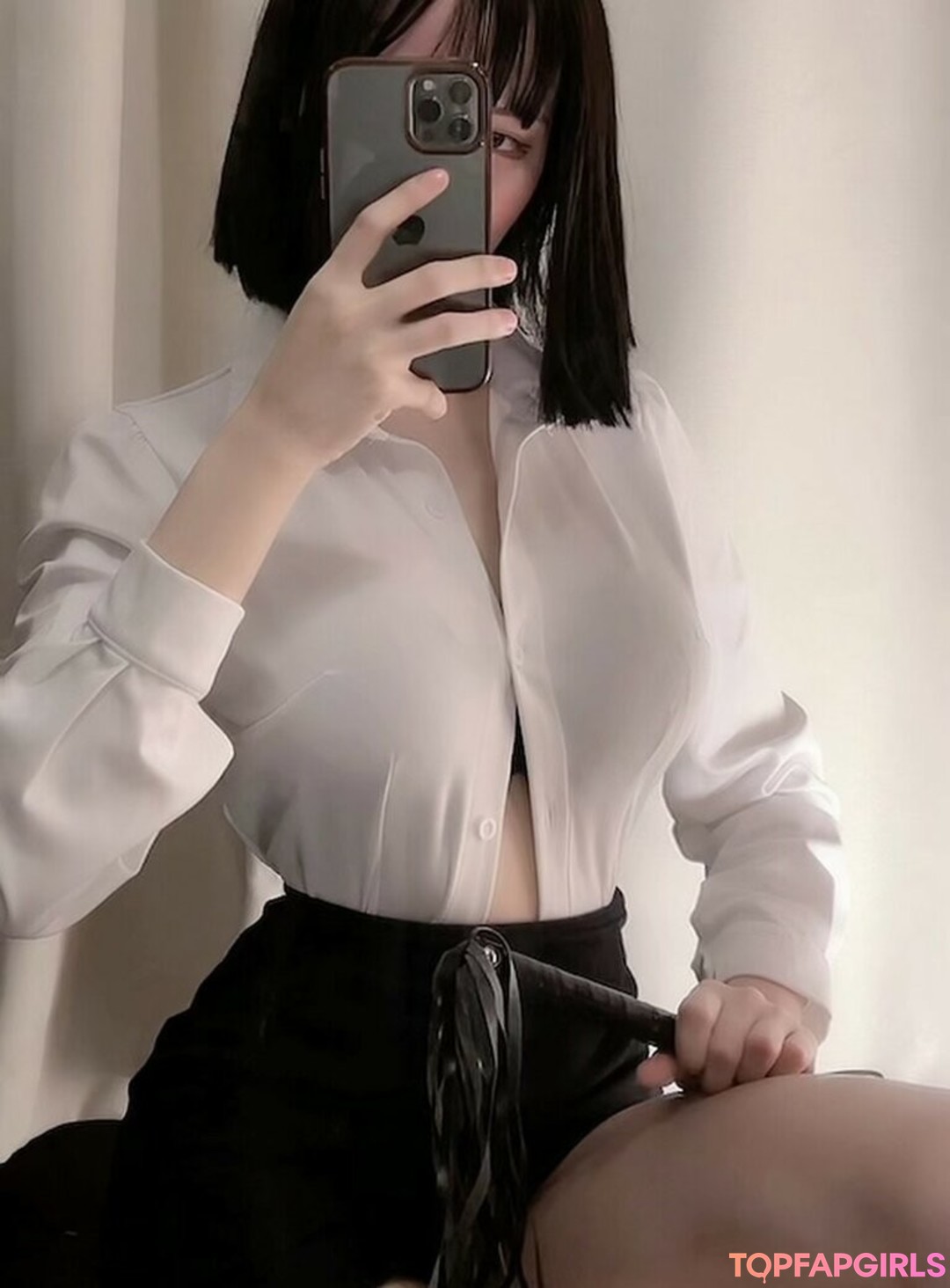 Lolaaasaur naked actress gallery