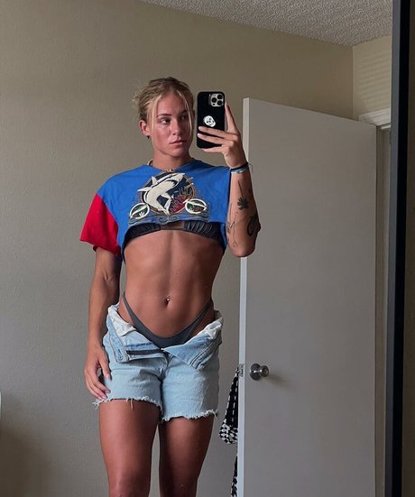 Sol Ruca hot actress galleries