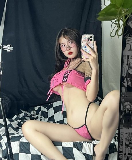 Yunne uwu model adult galleries