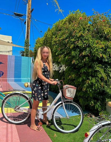 MissBlondeBunny free actress photo