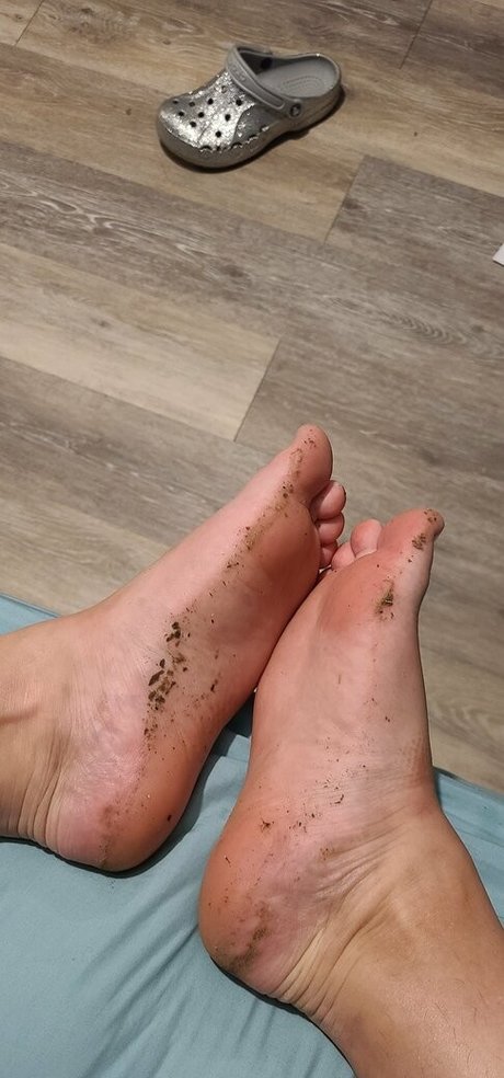 smelliefeetsweetie model naked pictures
