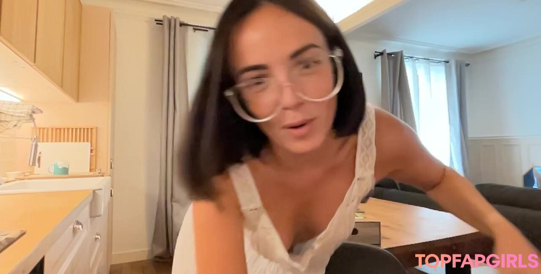 Agathe Auproux star high quality pic
