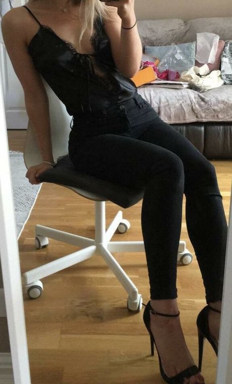 squirting pussy onlyfans art porn image