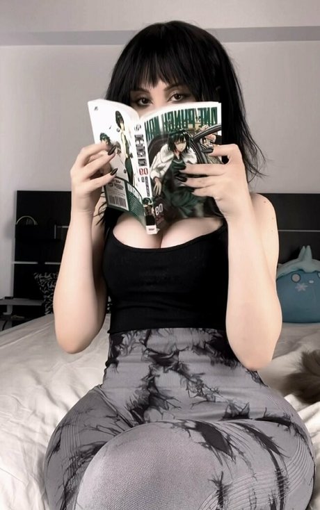 anna san sexy actress pictures