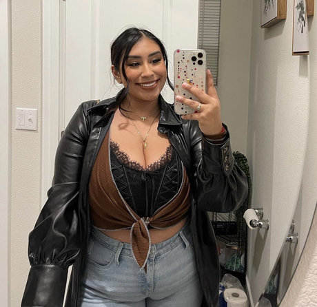 Jazzyliciouss model nice image