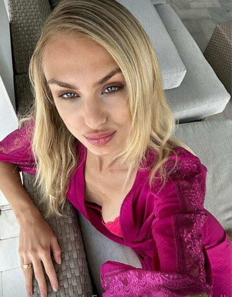 bodybuilder nude onlyfans adult photo