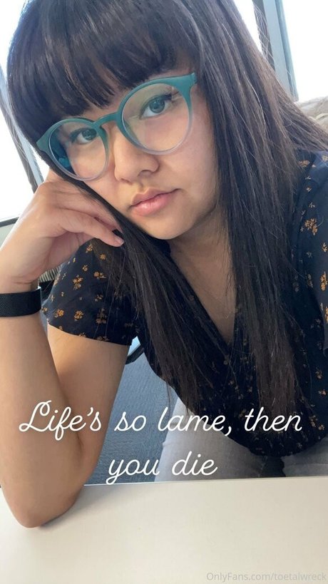 toetalwreck free actress galleries