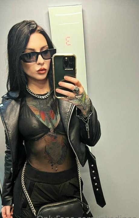 inkedines model naked photo