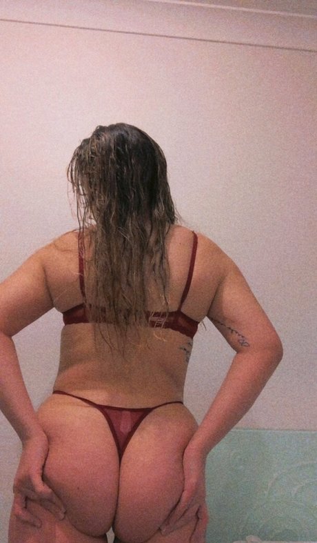 bootyfultee naked actress photo