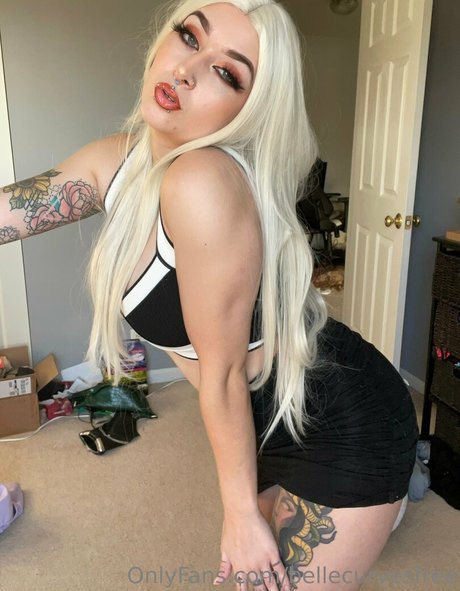 bellecurvesfree naked actress picture