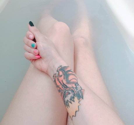 blonde cheerleader onlyfans nude picture