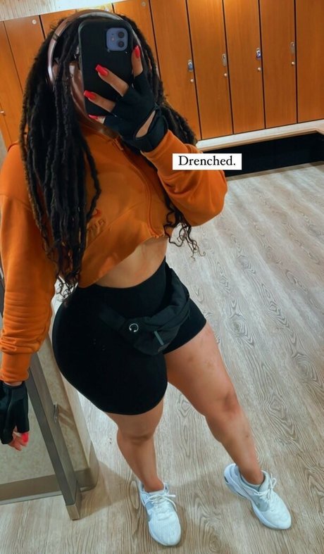 safiyaswrld Quick photo