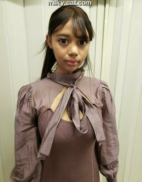 milkycatcom naked actress gallery