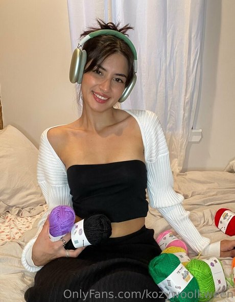 blonde shemale onlyfans pretty image