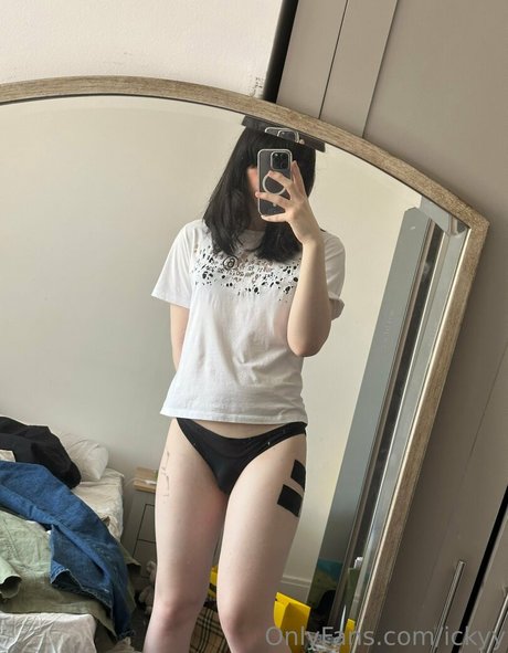 ickyy hd model photos