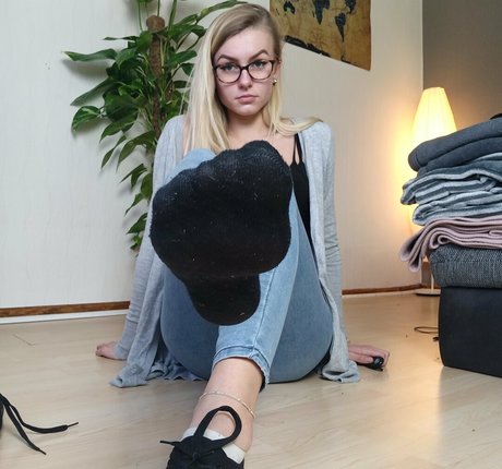 emmyfeetandsocks pornstar nudes pics