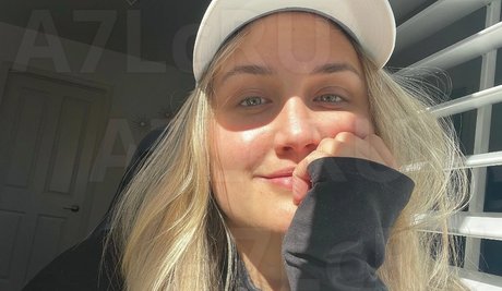 Naomi Kyle model hd pic