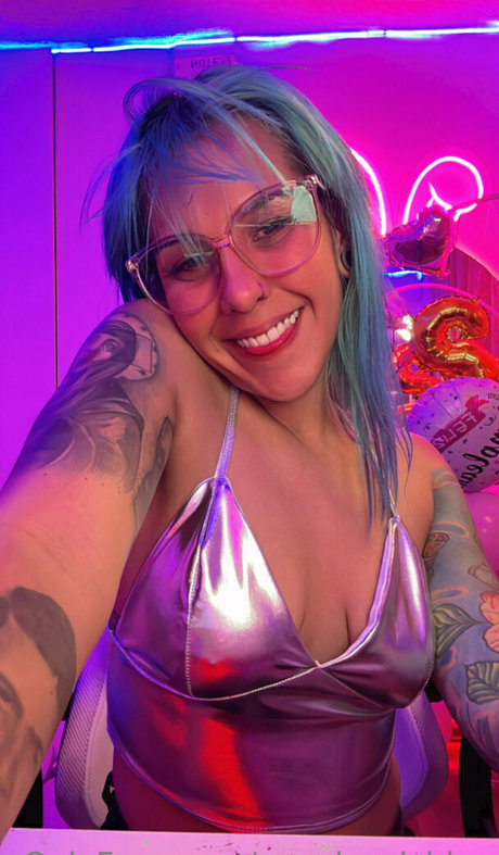 wendysuicideg naked star picture