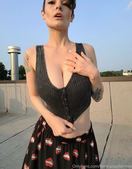 hennanuellerfree actress pics