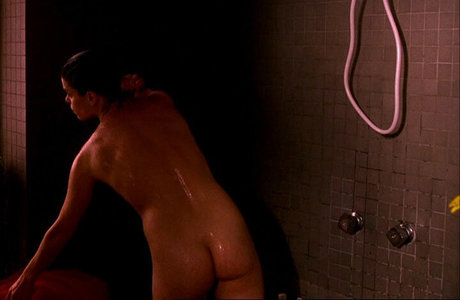 Neve Campbell model sex pic