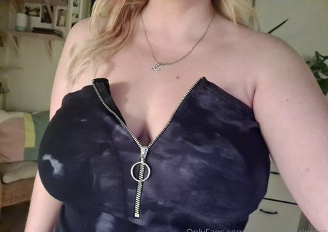 onlyfans creampie top pic