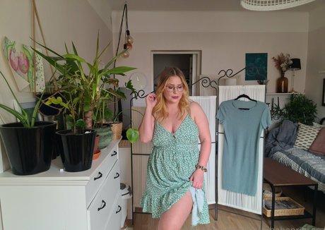 glitterbabeprincess pretty actress img