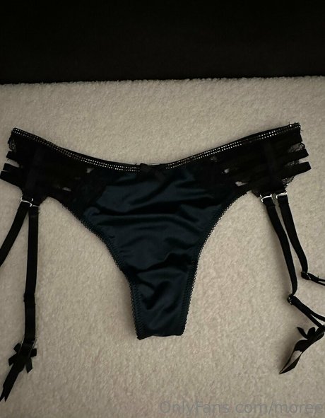 moree model art image