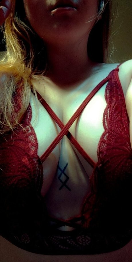 iris nikole model exclusive images