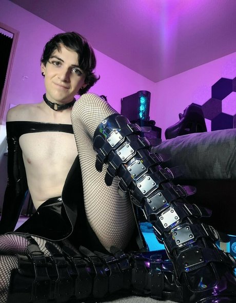 matteleather model best picture