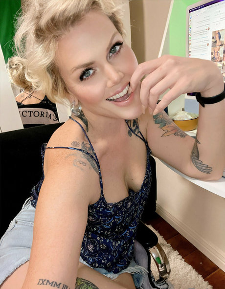 biancatusher model pretty gallery